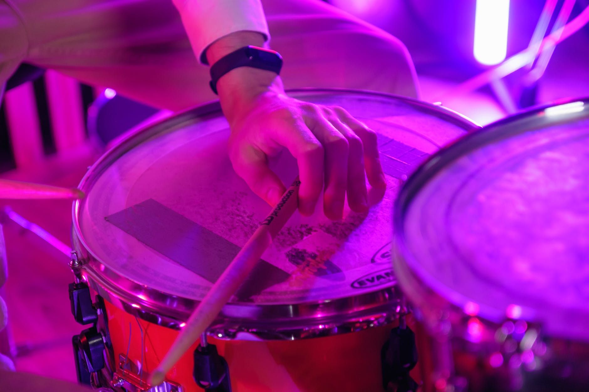 como-montar-e-posicionar-o-kit-de-bateria-blog-do-cifra-club