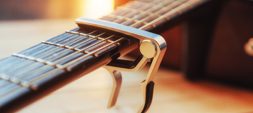 14 acessórios para violão que você precisa conhecer