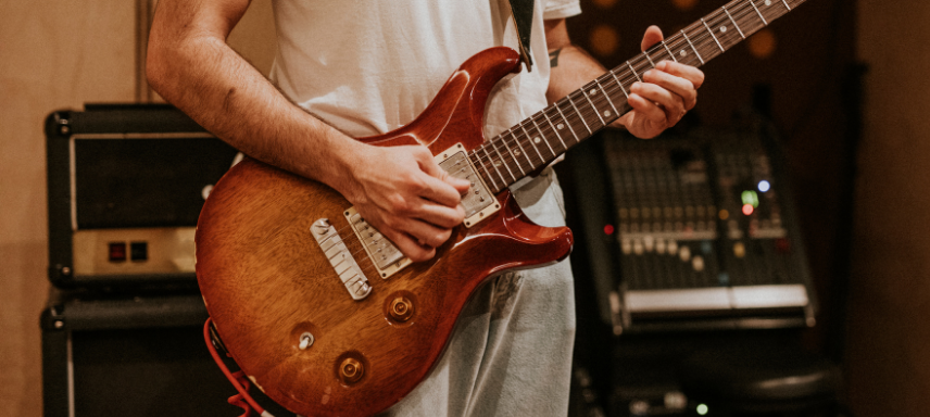 O que são os power chords e como tocá-los