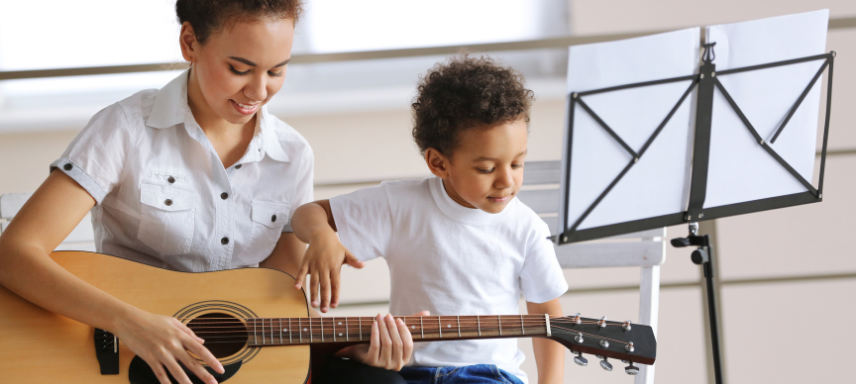 Aprenda a tocar 7 músicas para o Dia das Crianças