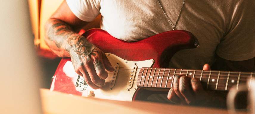 Qual a diferença entre solo, riff e lick de guitarra?