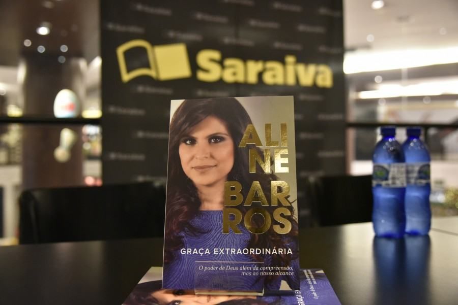 Capa do livro Graça Extraordinária, de Aline Barros