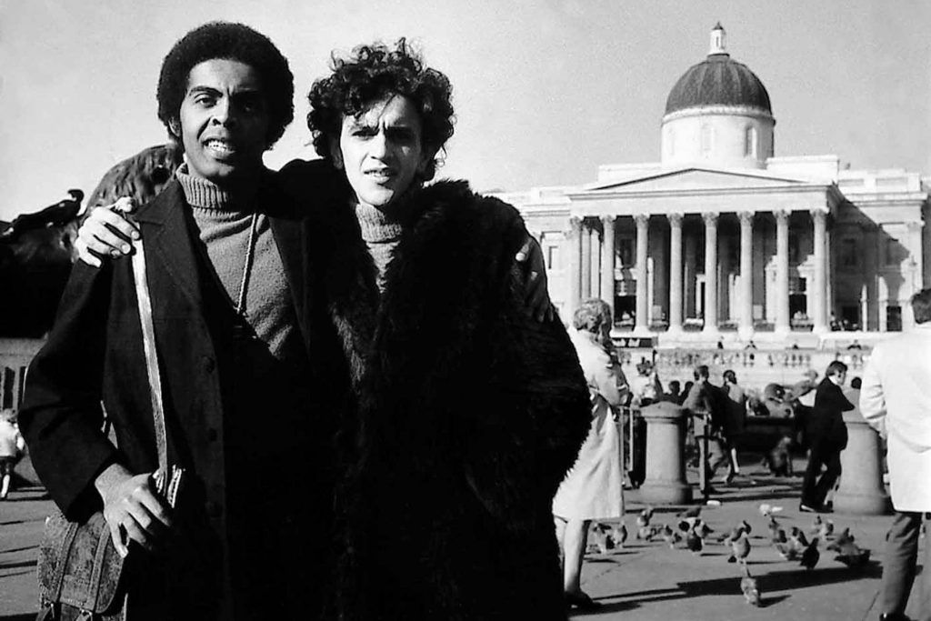Caetano Veloso e Gilberto Gil exilados na Europa