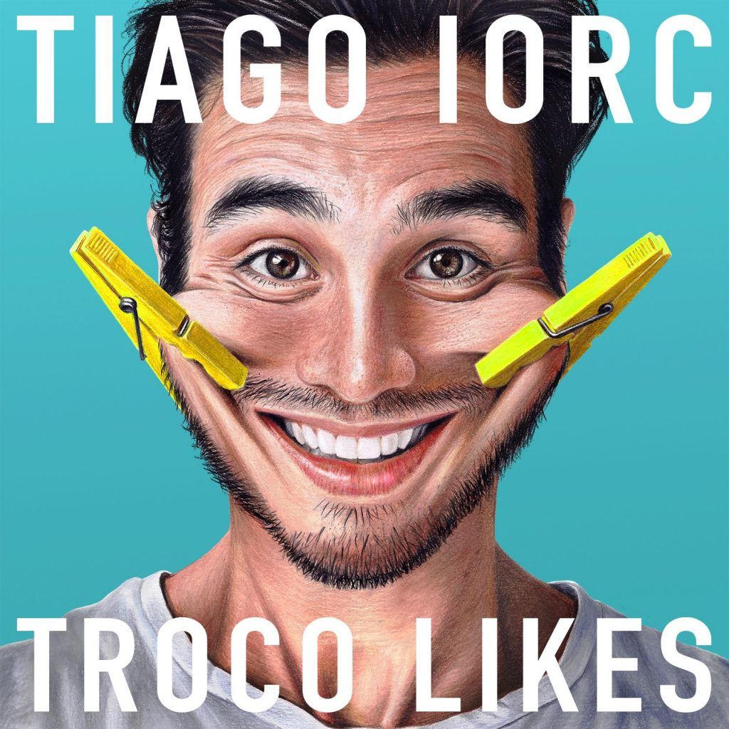 Capa do álbum Troco Likes, de Tiago Iorc