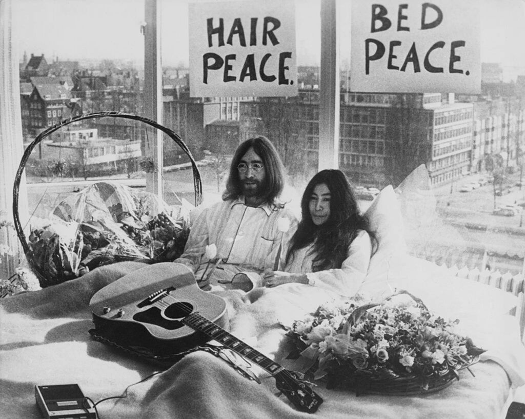 John Lennon e Yoko Ono bed-in