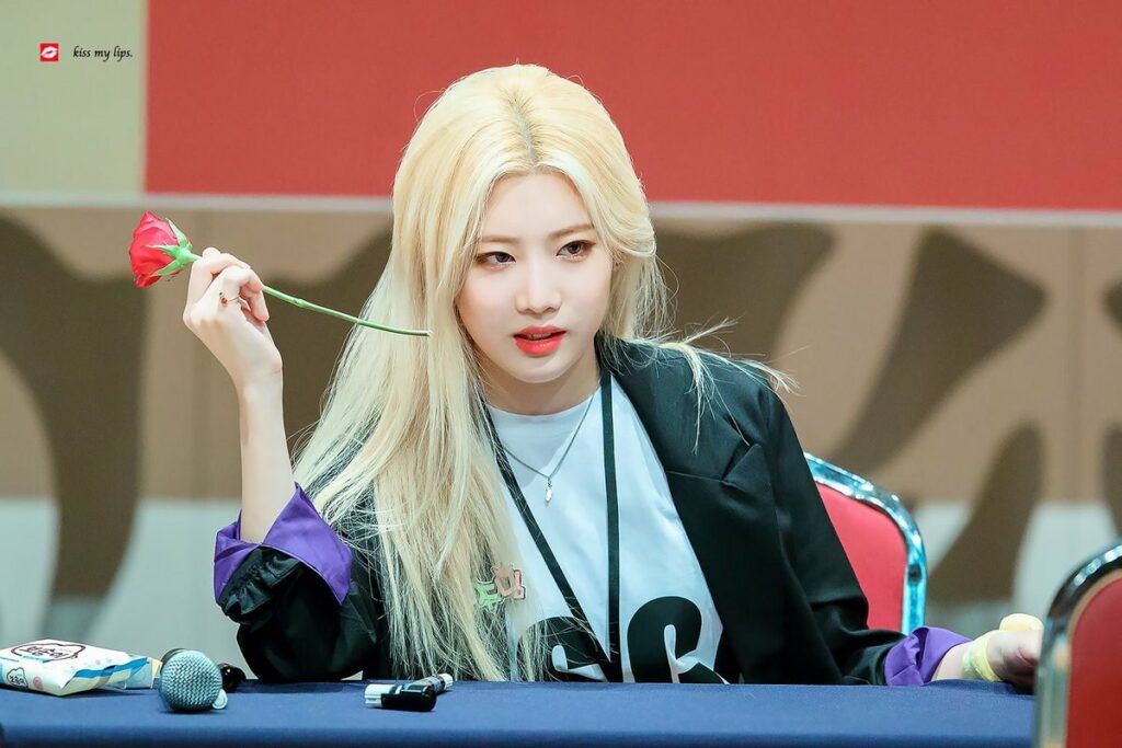 Kim Lip, integrante do LOONA