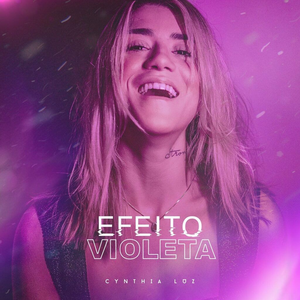 Capa do álbum Efeito Violeta, de Cynthia Luz