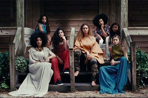 Beyoncé e parte do elenco do clipe de Formation