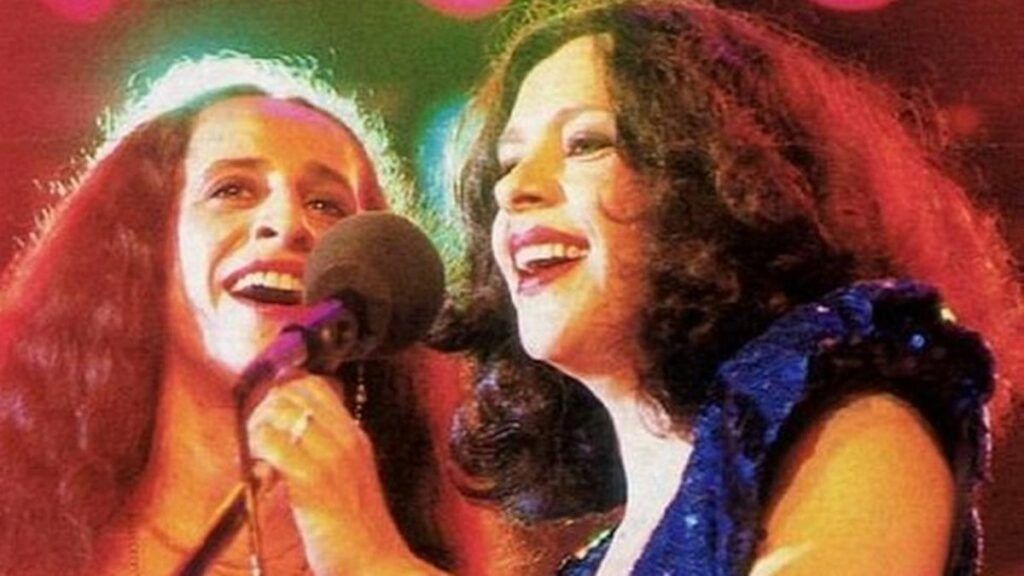 Maria Bethânia e Gal Costa, cantoras baianas