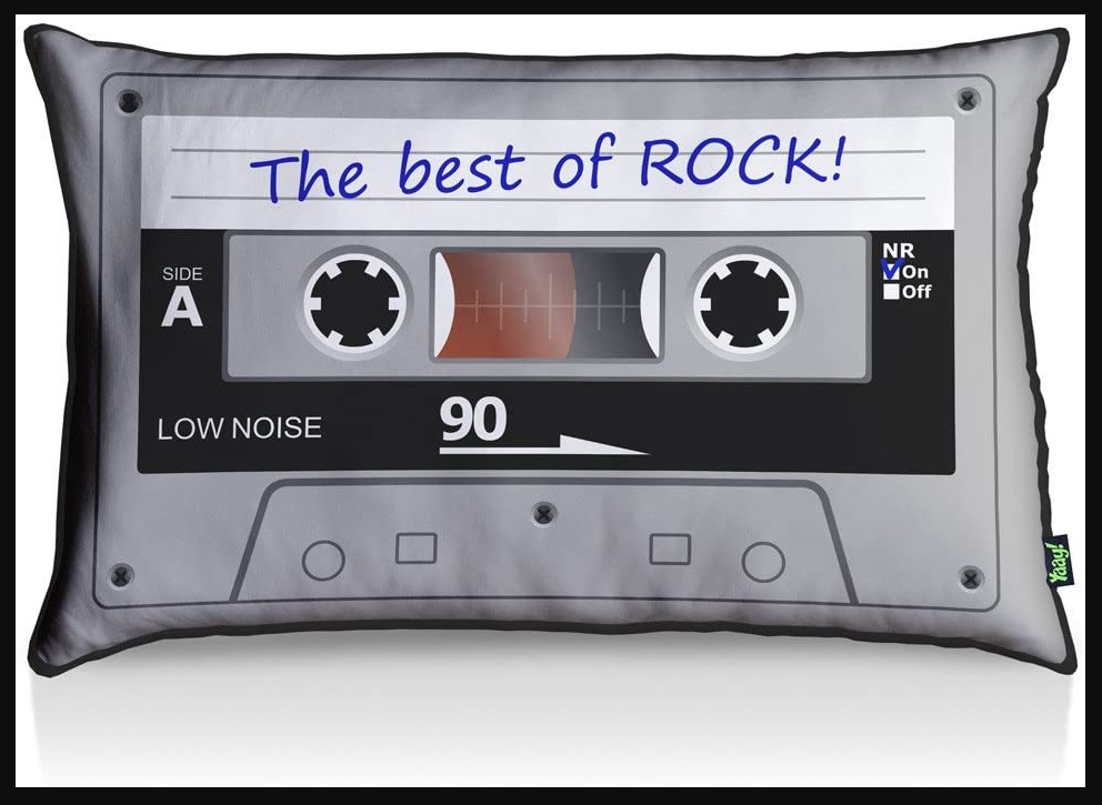 Almofada em formato de fita cassete