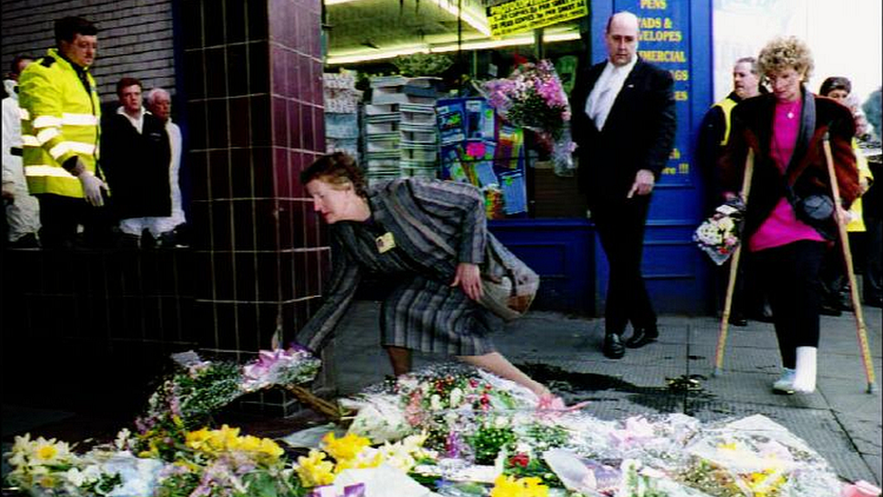 Condolências às vítimas do ataque do IRA