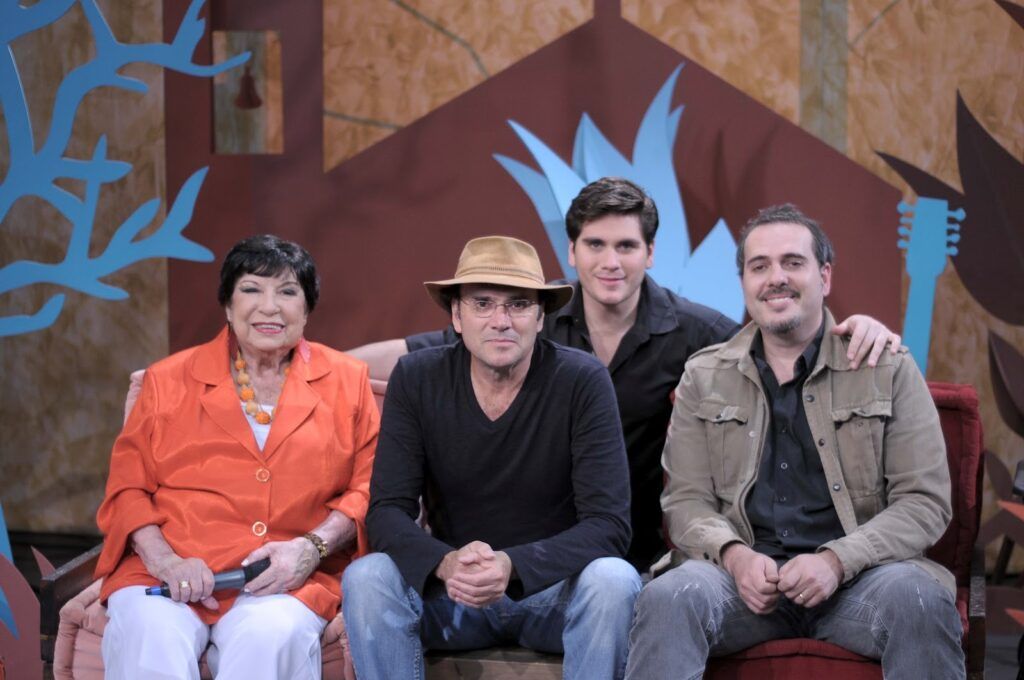Inezita Barroso, Almir Sater, filho e irmão do cantor