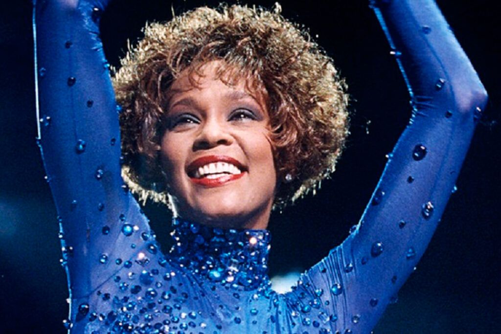 A biografia da cantora Whitney Houston, uma voz inesquecível