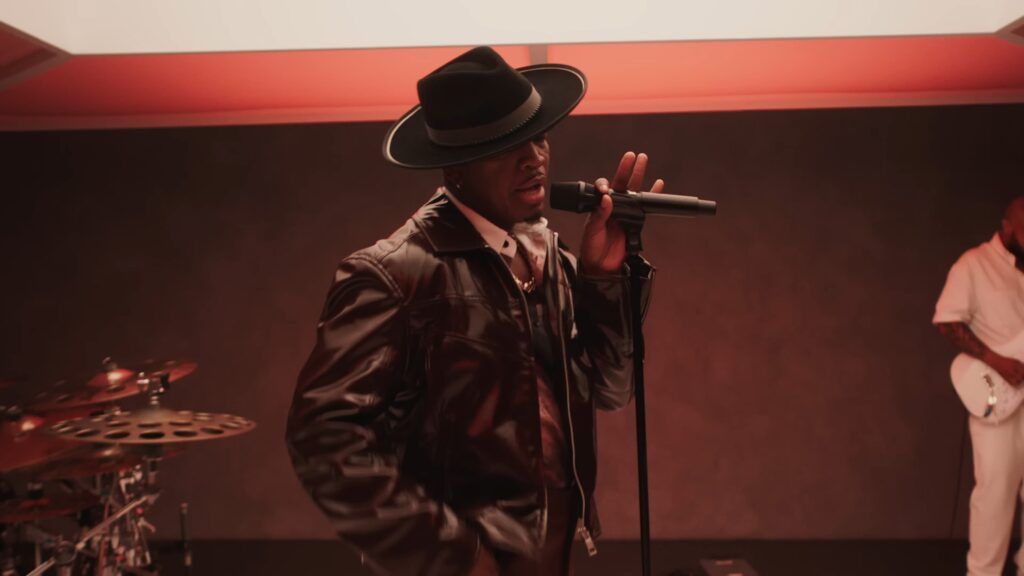 Ne-Yo cantando 2 Million Secrets