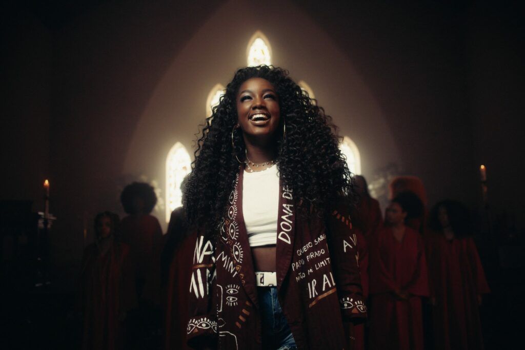 Cena do clipe da música Dona De Mim