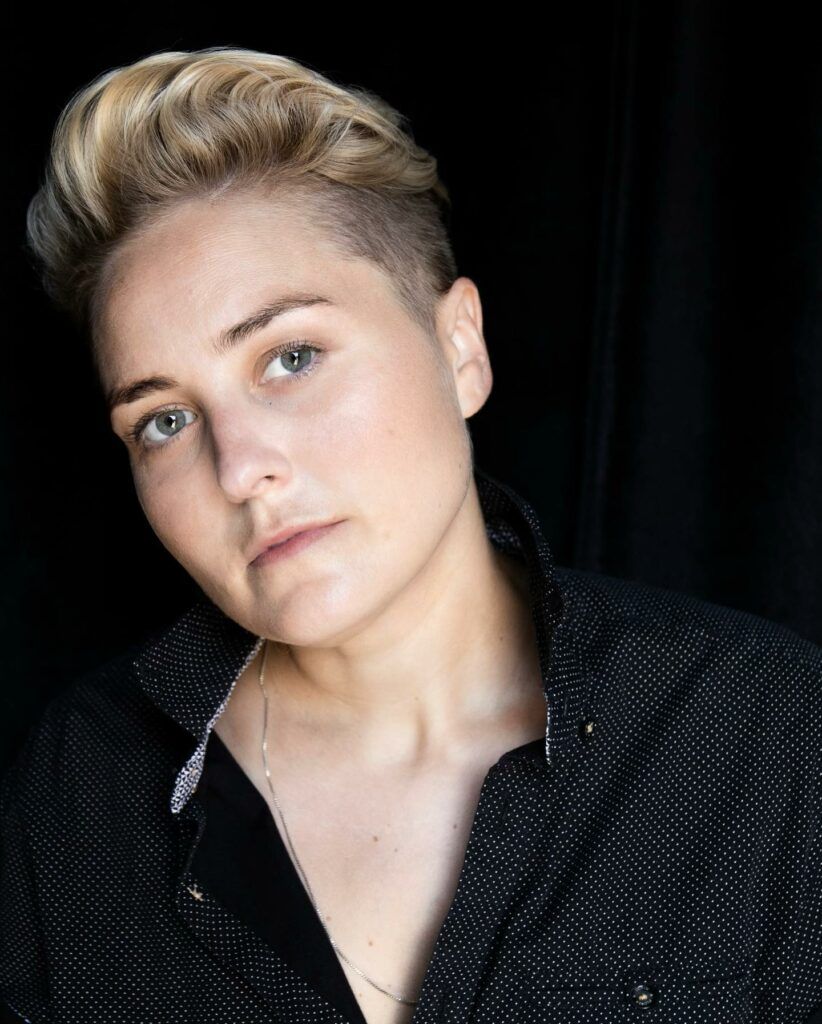 DJ Livewire ou Kristin, da Boi Band