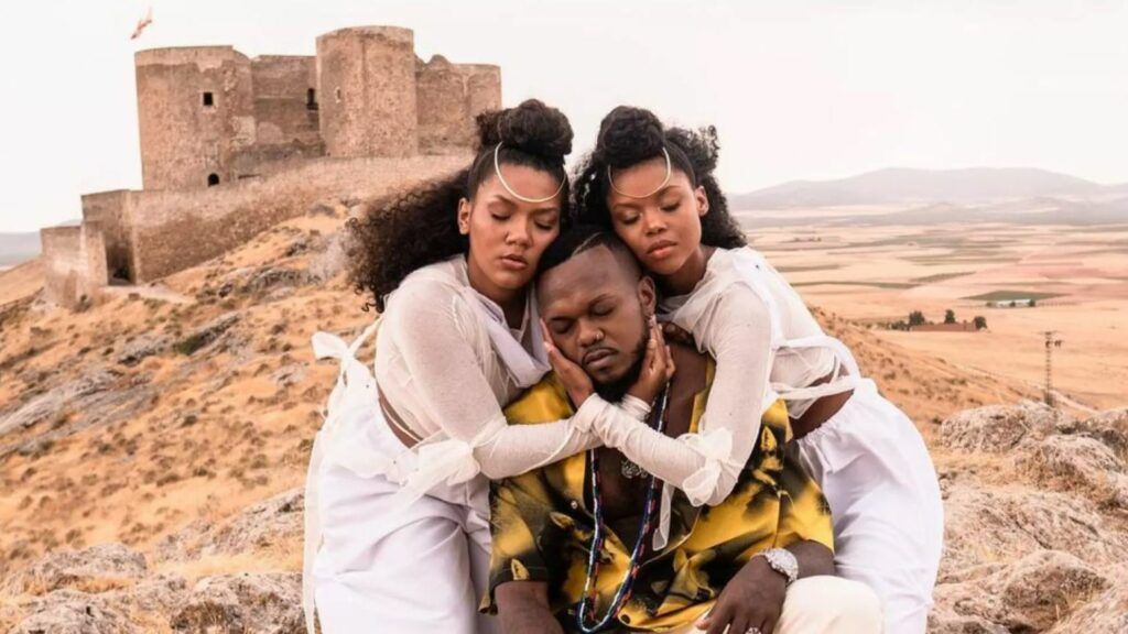 Imagem de divulgação de O Dono do Lugar, do Djonga