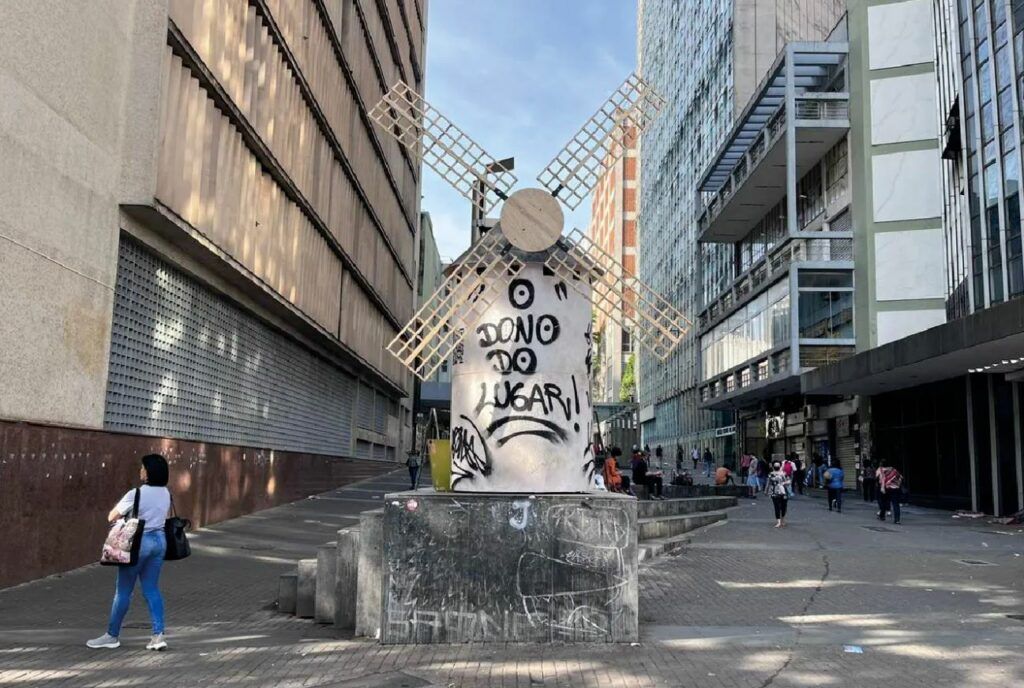 Moínho de O Dono do Lguar, na Praça 7, em Belo Horizonte