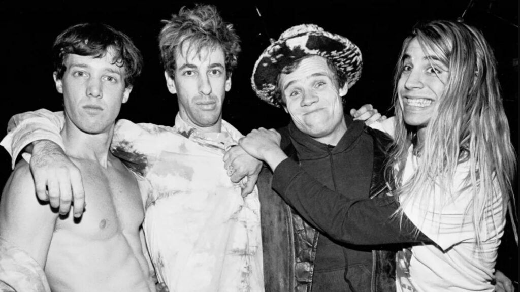 Red Hot Chilli Peppers com o guitarrista antigo, Hillel Slovak