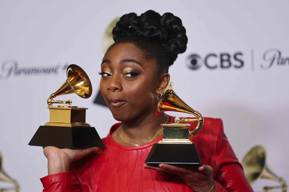 Samara Joy recebeu dois gramofones na premiação do Grammy 2023