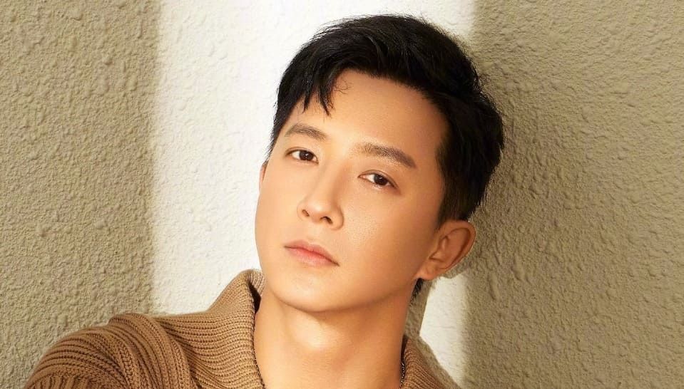 Hangeng, exmiembro de SUPER JUNIOR