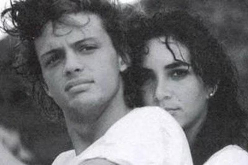 Luis Miguel y Mariana Yazbek abazados, en blanco y negro