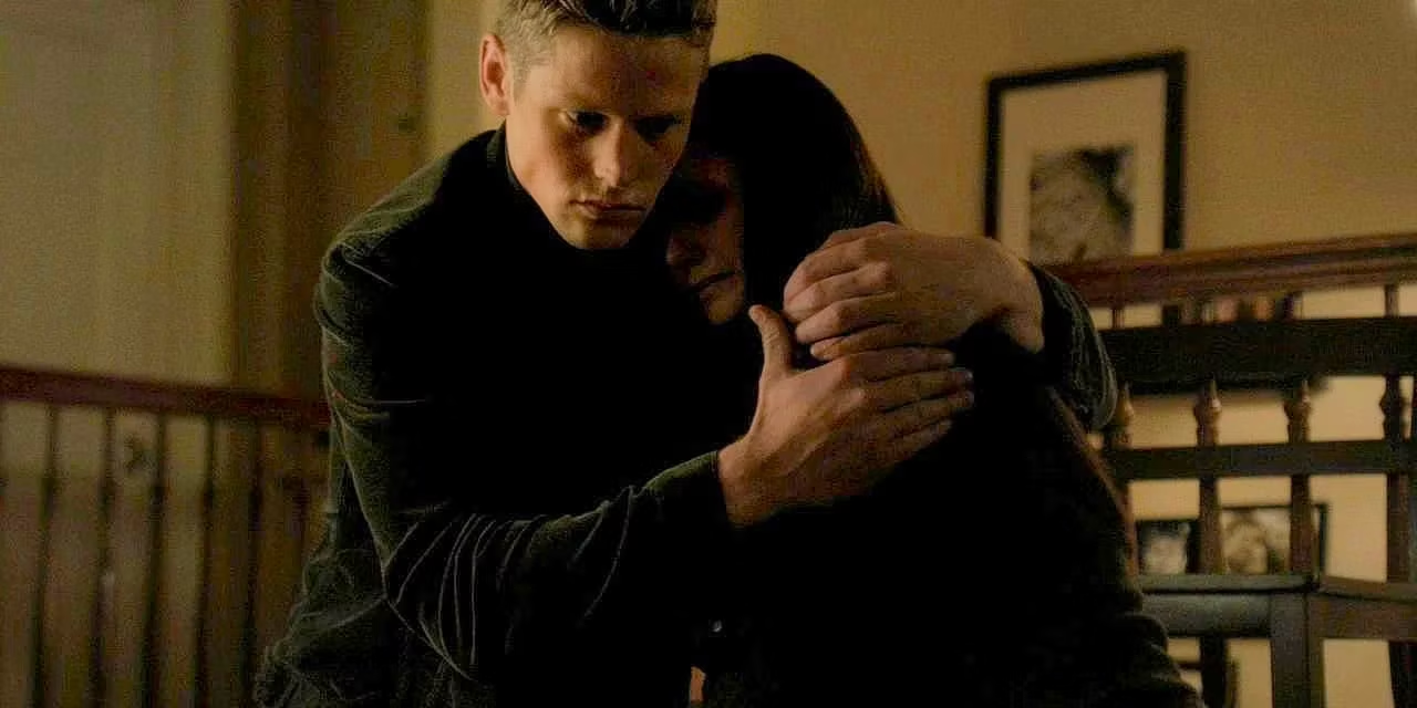 Matt Donovan e Elena Gilbert se abraçam em Diários de Um Vampiro
