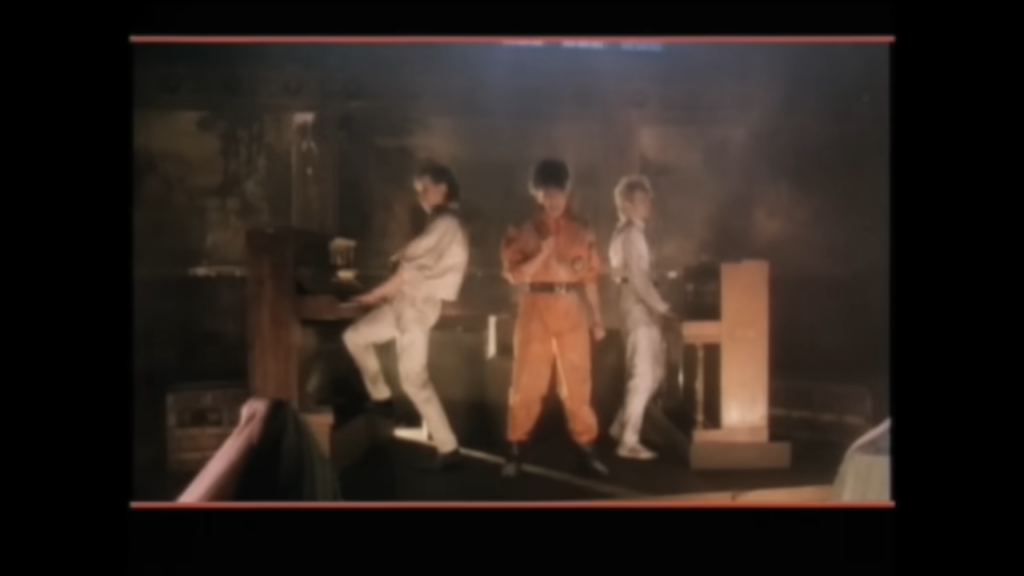 Cena do clipe de Forever Young, de Alphaville