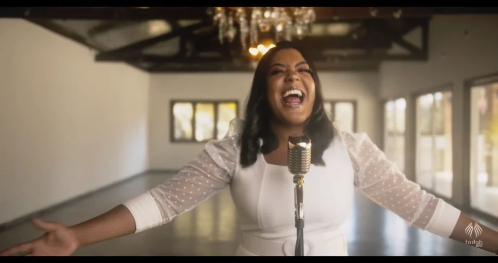 Sued Silva no clipe de Existe Vida Aí