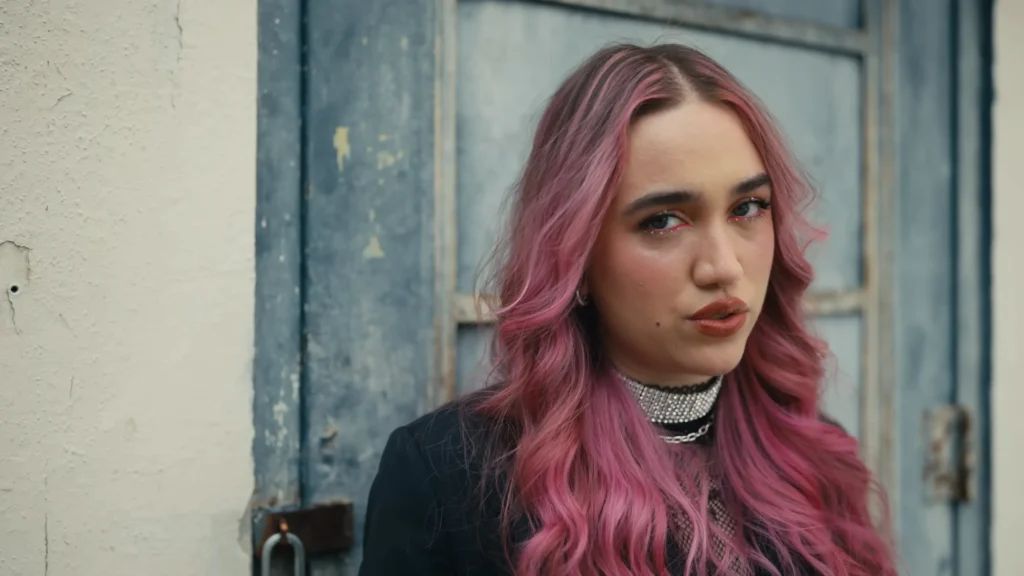 Ela Taubert en el video de ¿Cómo Pasó?