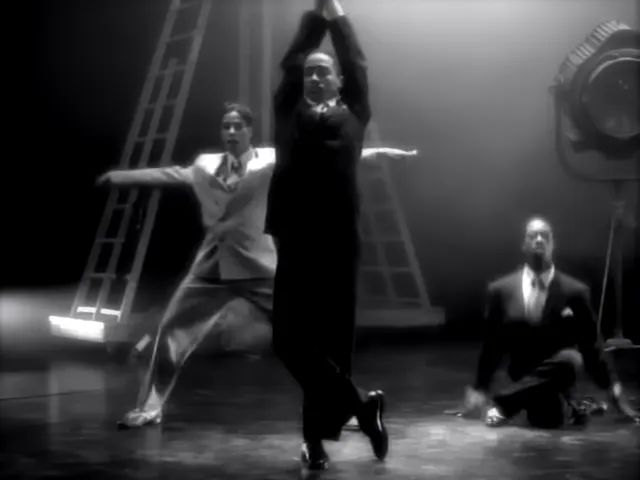 Cena do clipe de Vogue, da Madonna