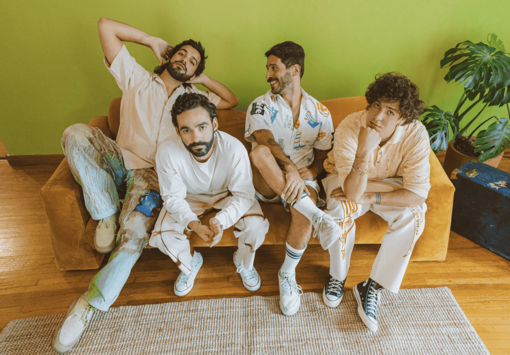 los integrantes de Rawayana