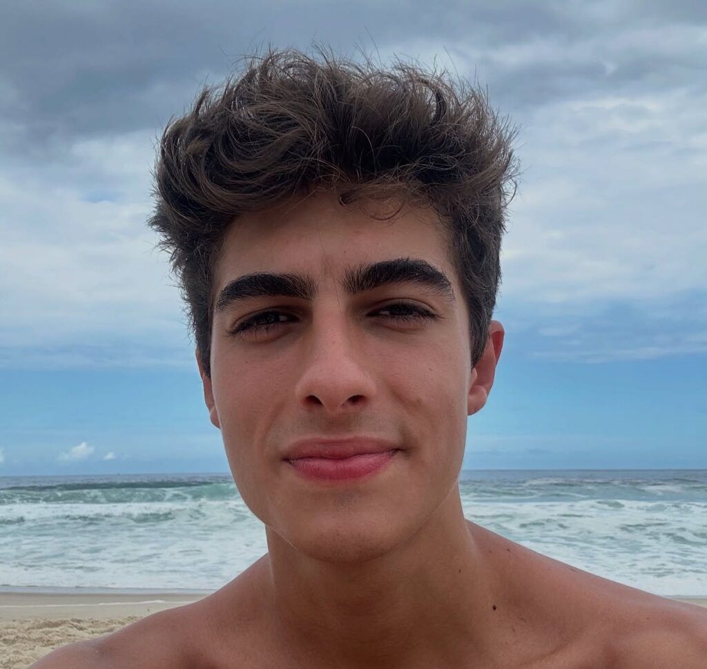lucas burgatti hybe boygroup latino