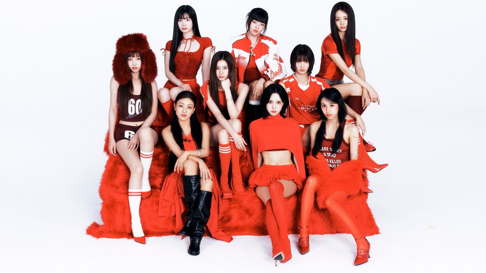 TWICE é o 1º girl group de k-pop com 2 álbuns simultâneos na