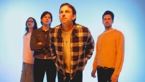 Kings of Leon lança “Cold Blue Dawn” com clipe feito de imagens de satélite