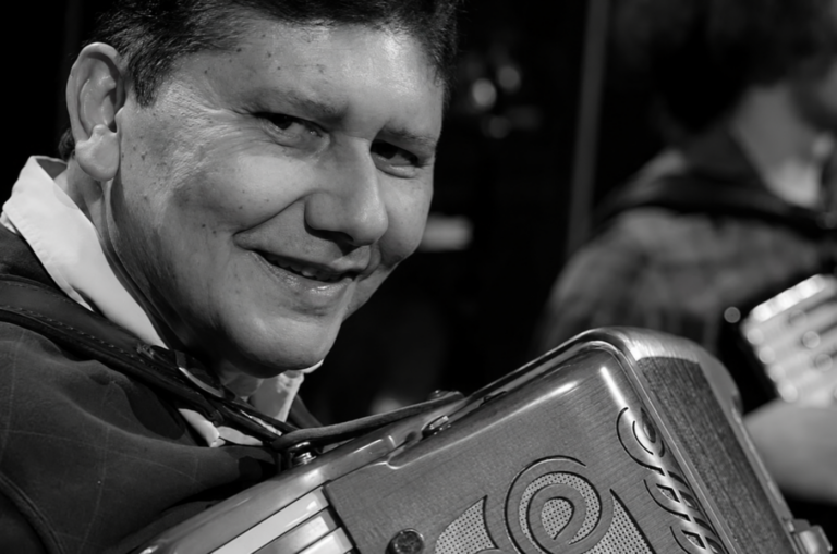 Morre Oswaldinho do Acordeon, mestre da sanfona, aos 72 anos
