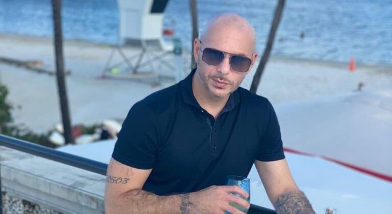 Pitbull confirma show em São Paulo em janeiro de 2027, com Pedro Sampaio
