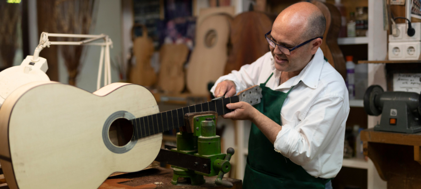 Publicación destacada: Qué es un luthier: todo sobre la profesión