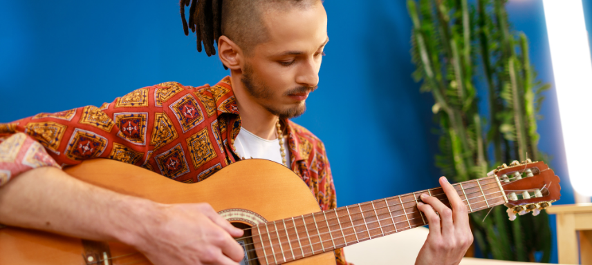 Publicación destacada: 14 canciones con cejilla para tocar en la guitarra