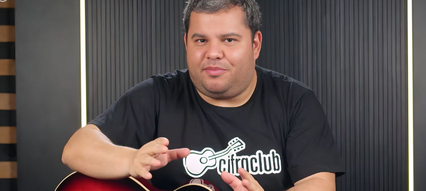 Post em destaque: Curso de guitarra online: aprenda com a metodologia do Cifra Club