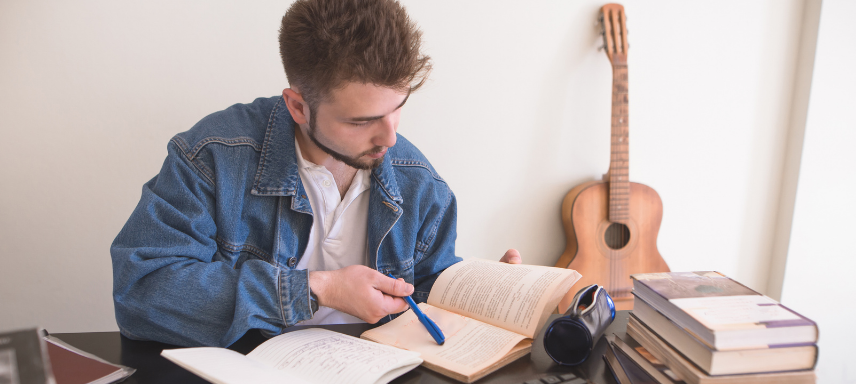 Post em destaque: Escala cromática: confira um guia completo de estudo