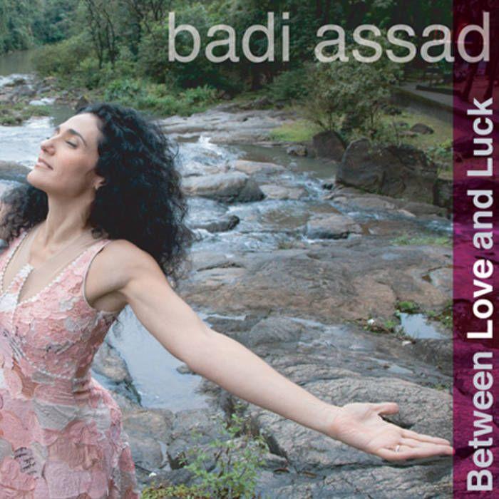 Portada de Álbum "Between Love And Luck", de Badi Assad
