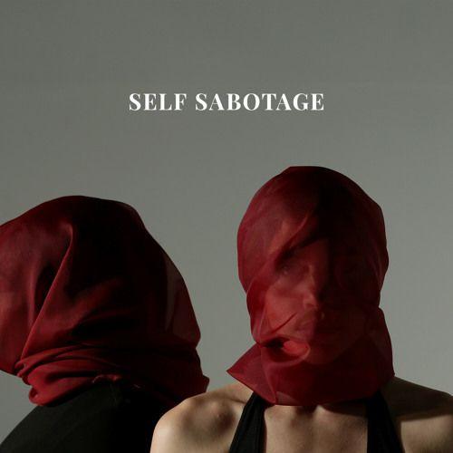 Portada del álbum "Self Sabotage", de Ruelle