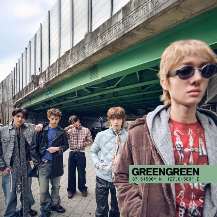 Portada del álbum "GREENGREEN", de CORTIS