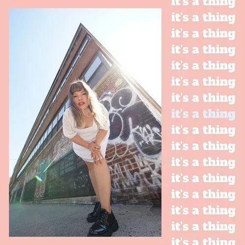 Capa do Single/EP "It's a Thing", de Deidre & The Dark