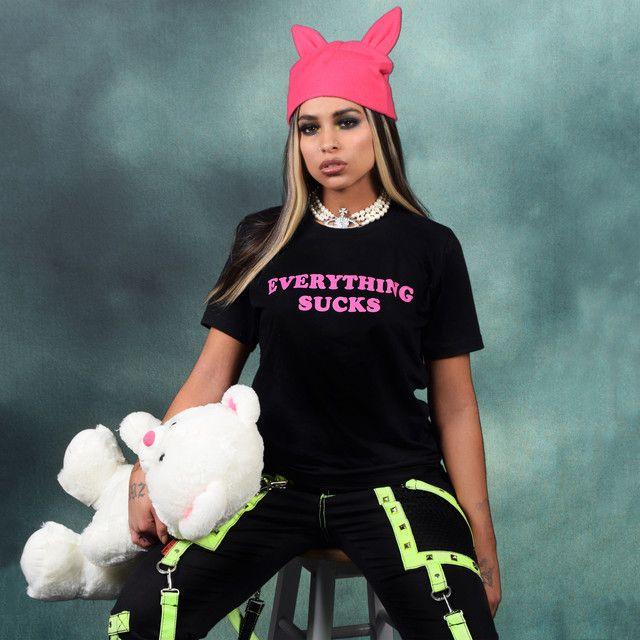 Capa do Álbum "Everything Sucks", de Princess Nokia