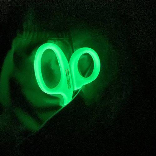 Portada de Álbum "Darkness", de The Scissors