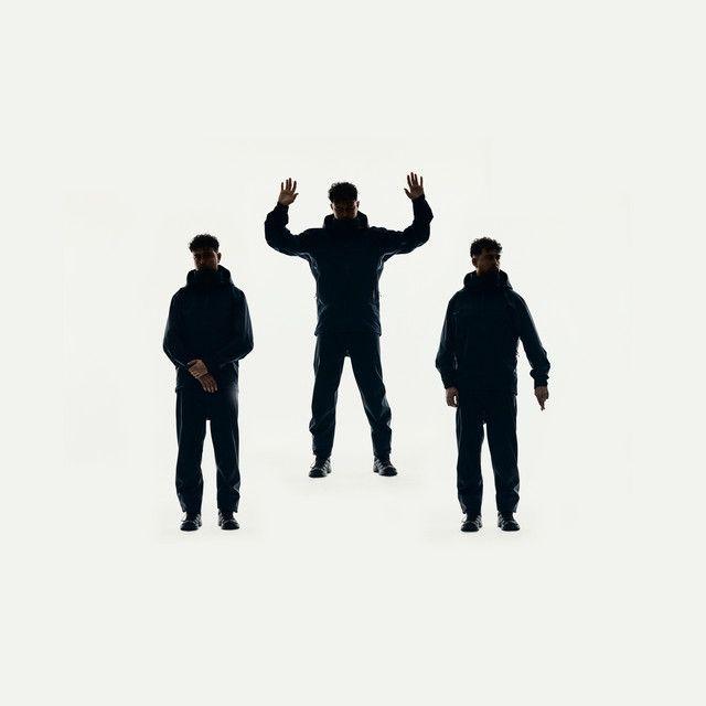 Capa do Álbum "TRES CREUS", de HOKE