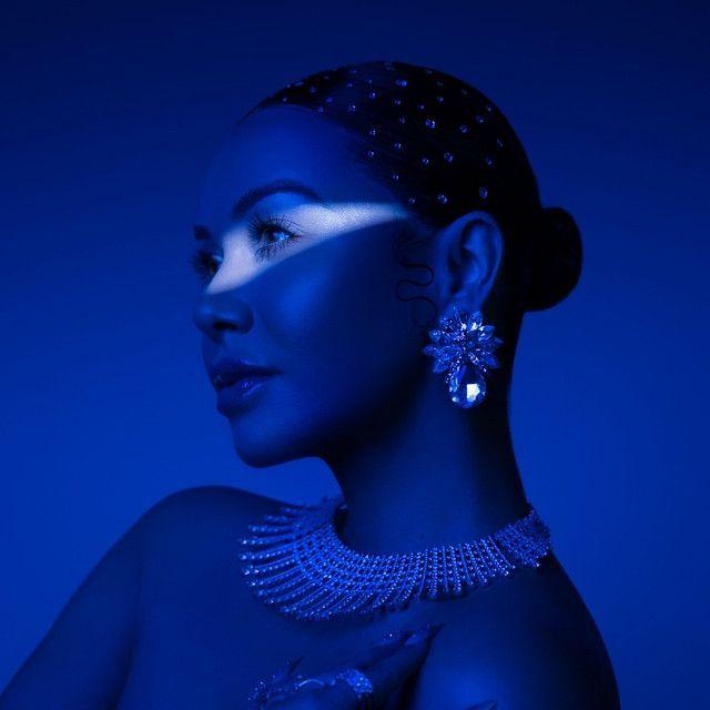 Portada de Álbum "DIAMANTES VVS1", de Chiquis Rivera