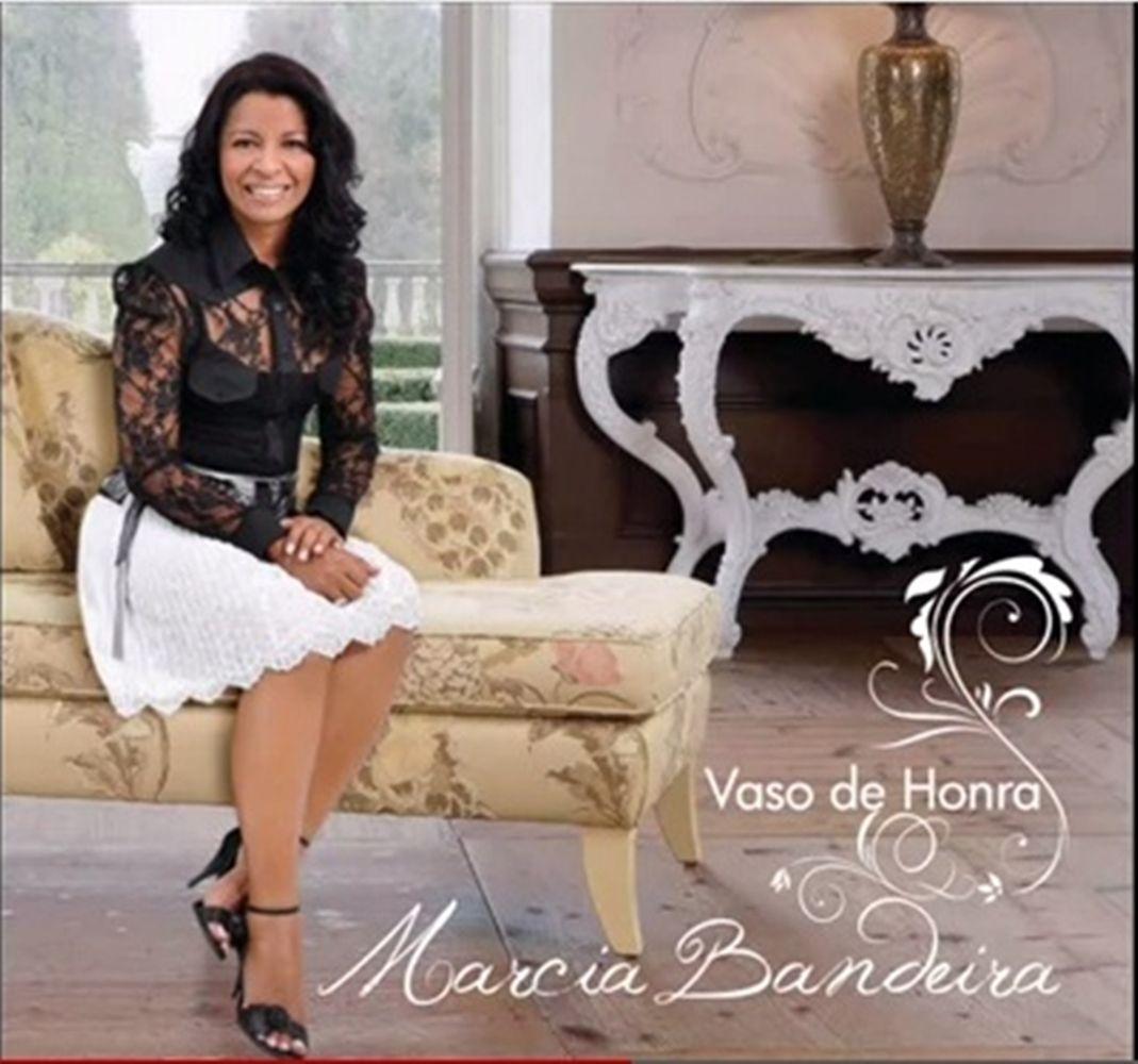 Portada de Álbum "Vaso de Honra", de Márcia Bandeira